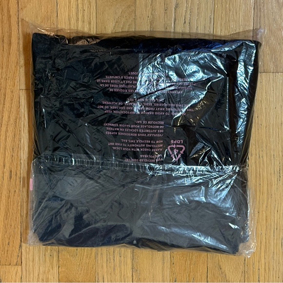 PINK Victoria's Secret Black Hoodie with Pink Graphic XXL NWT - Picture 6 of 6